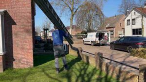 Schoorsteen onderhoud Soest ladder bus